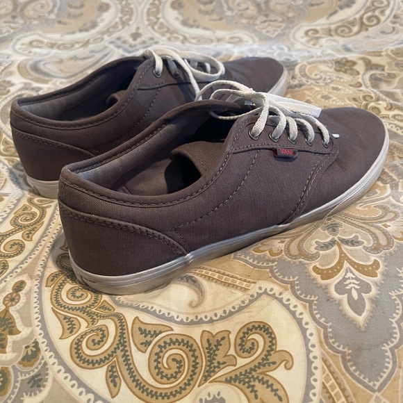 Women’s Gray vans sneakers - like new barely worn - Picture 4 of 5